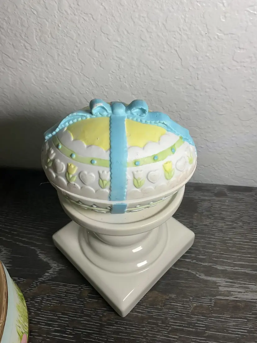 Lefton Porcelain Egg Trinket Box