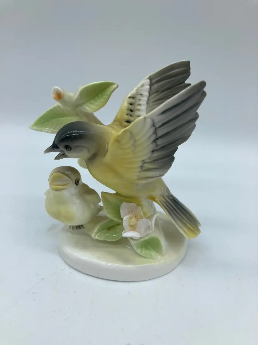 Vintage Porcelain Oriole Bird 1937 Chick with Mother