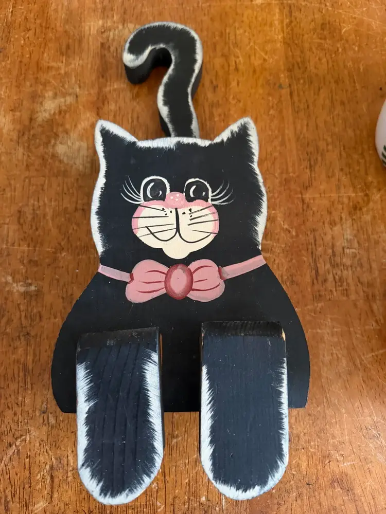 Black Wooden Cat Hanger