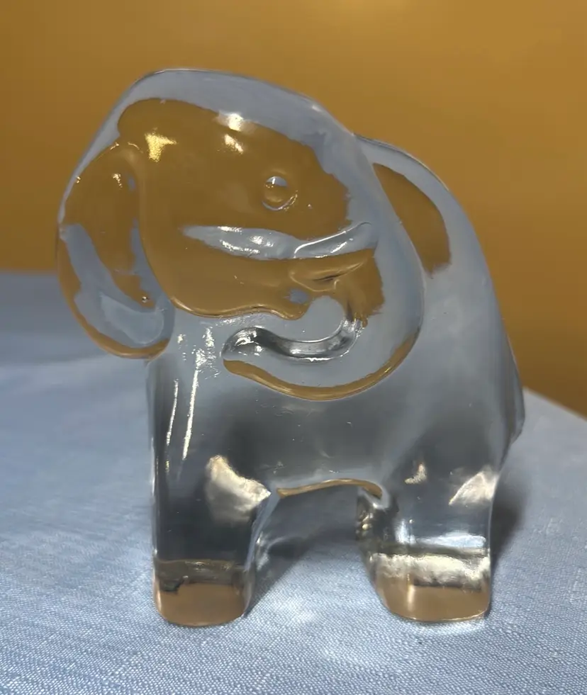 Elephant Crystal Glass Figurine 4.75” tall