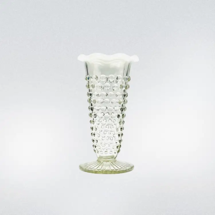 Moonstone Tulip Vase 
White Opalescent




Fall Autumn Harvest Thanksgiving 
Halloween Christmas Party Celebration Gift