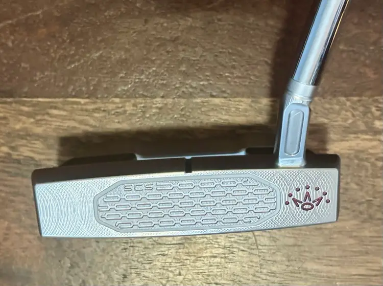 NEW 34” Scotty Cameron Studio Style Fastback 1.5 Putter – Grip in Plastic