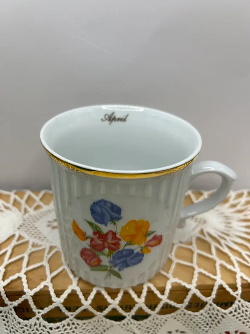Czech Republic Original Bohemia April Mug  no condition issues
