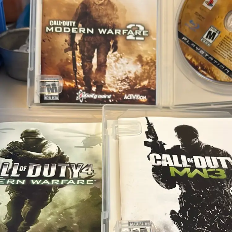 PS3 - Lot Of 3 - Call Of Duty Modern Warfare 2, 3 And 4
