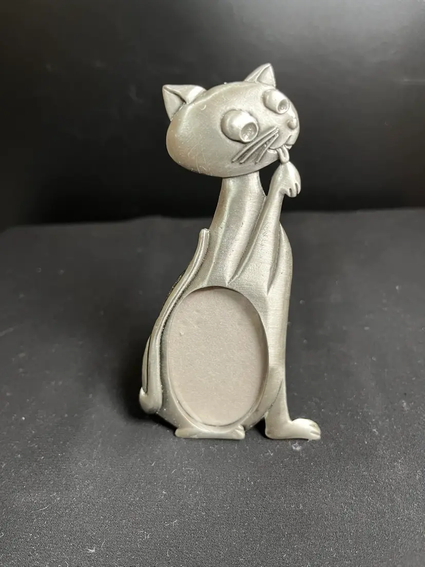 Brushed Silver Toned Kitschy Cat Frame