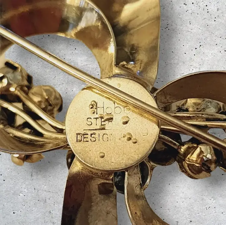 HOBE STERLING DESIGN BOW BROOCH