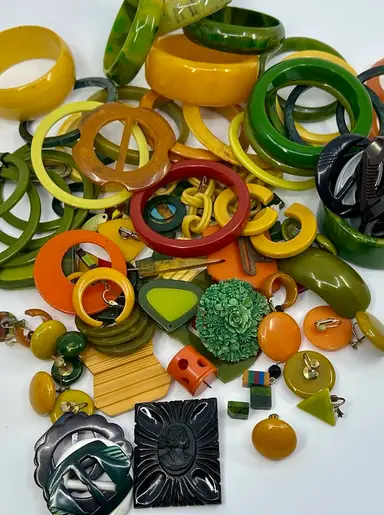 Bakelite Bonanza 🎉