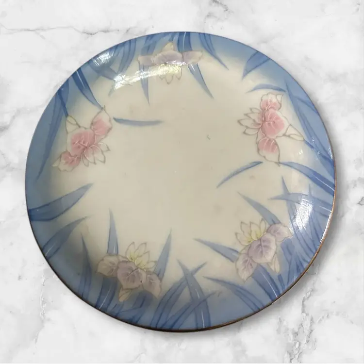 Otagari Round China Powder/Vanity Box-Blue And Pink Iris Print.