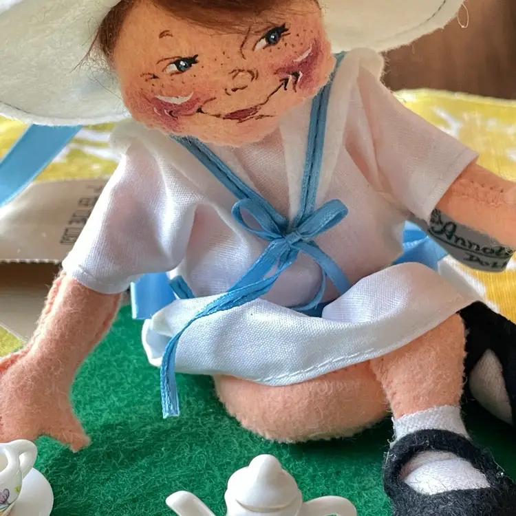 VTG Handmade Annalee Doll Tea Party 1997-98