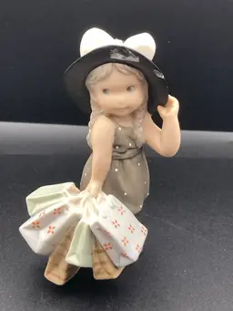 Vintage 1999 Bahner Studios AG Shopping Little Lady (4” Tall 2 1/2” Wide READ 2 Chips On Hat, If You Repaint  Not Noticeable)