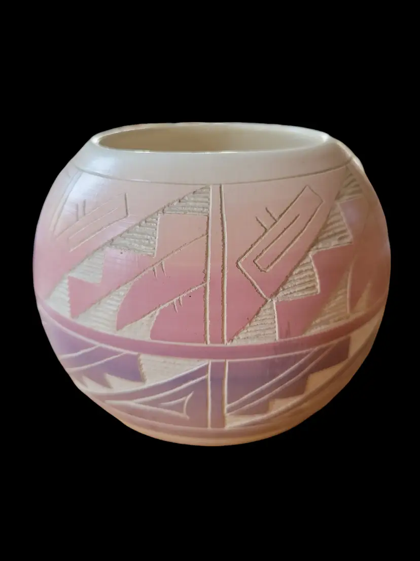 Beautiful Navajo Pottery Signed Ronda
