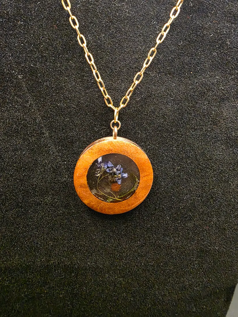 Wood and pressed flowers necklace