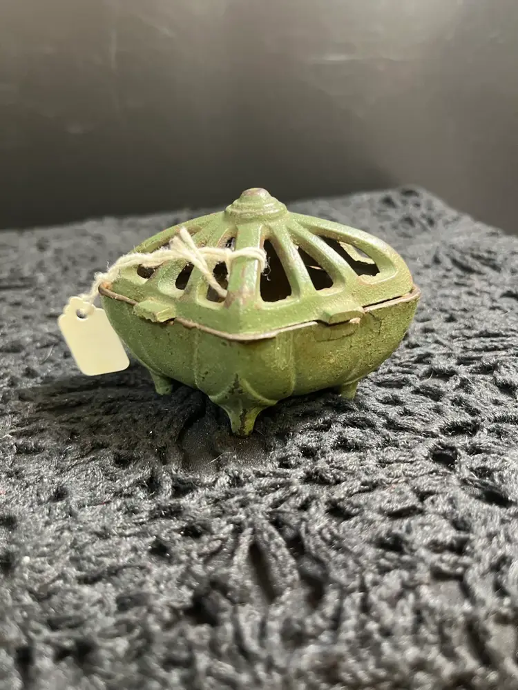 Vantines 57/8. Metal incense burner. Green Color and Diamond Shaped. Pre Owned.