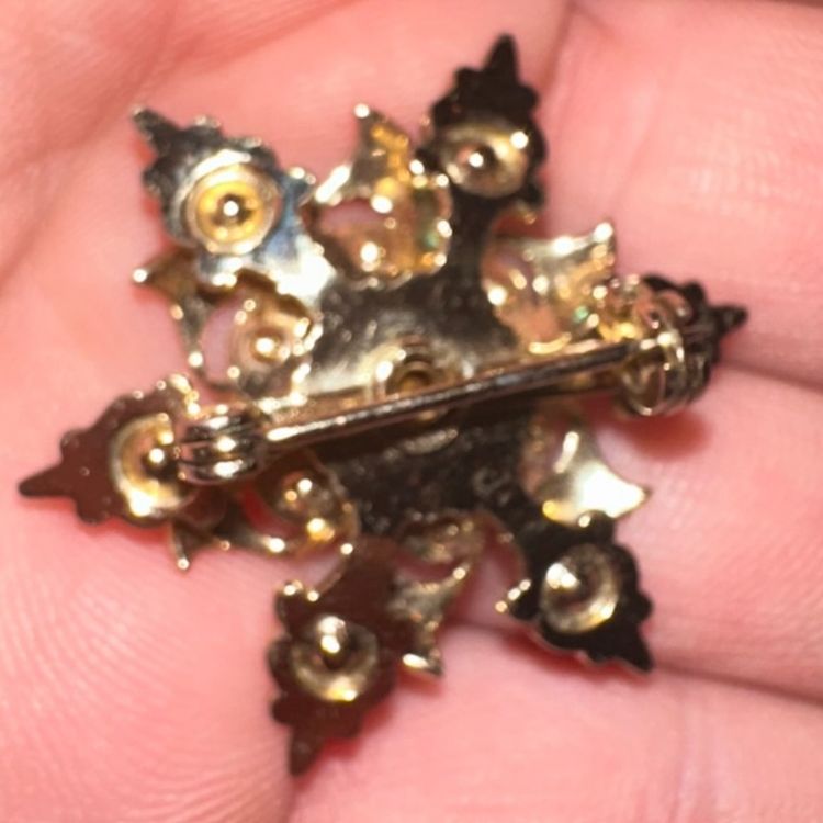 Gold Tone Blue & Pink Rhinestone Flower Brooch Pin 1 1/4” Diam.