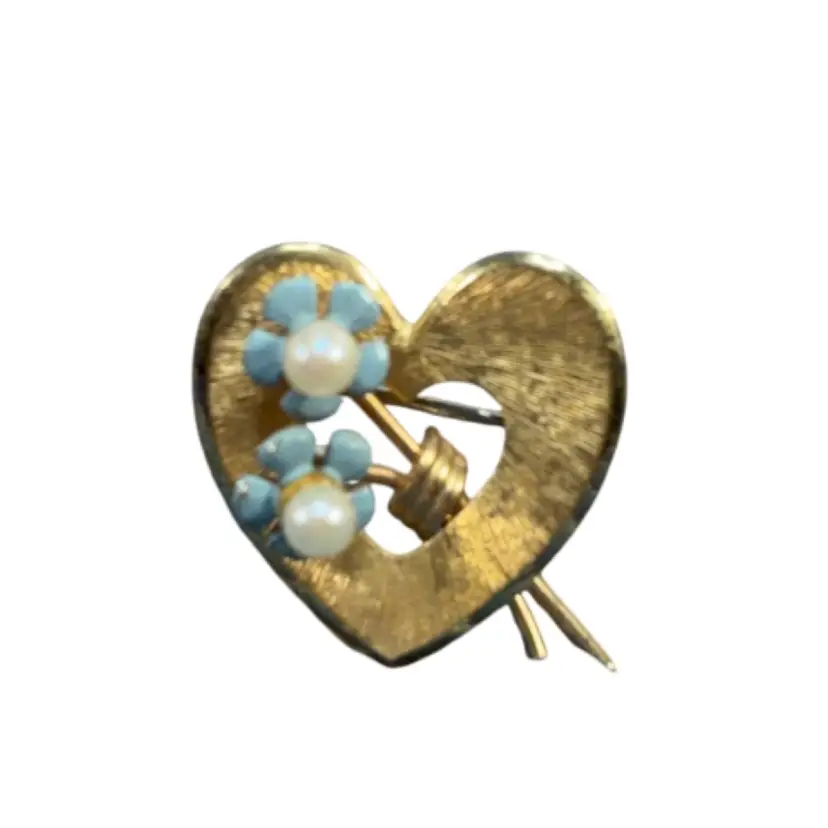 Petite Forget-me-not Heart Pin
