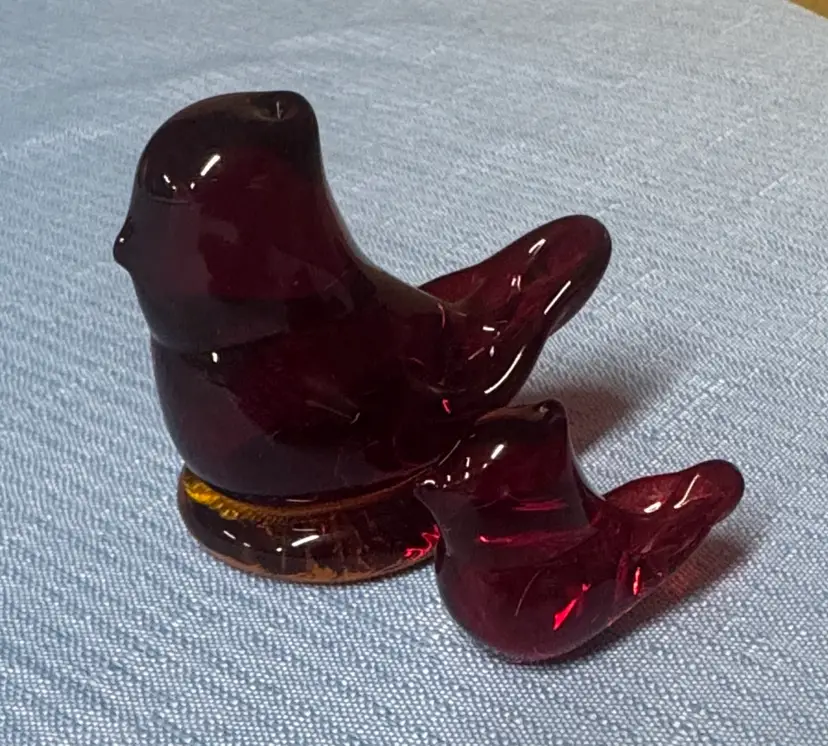 Red Cardinal of Love Bird Figurines Titan Art Glass Signed W Ward 1992 GLOWS