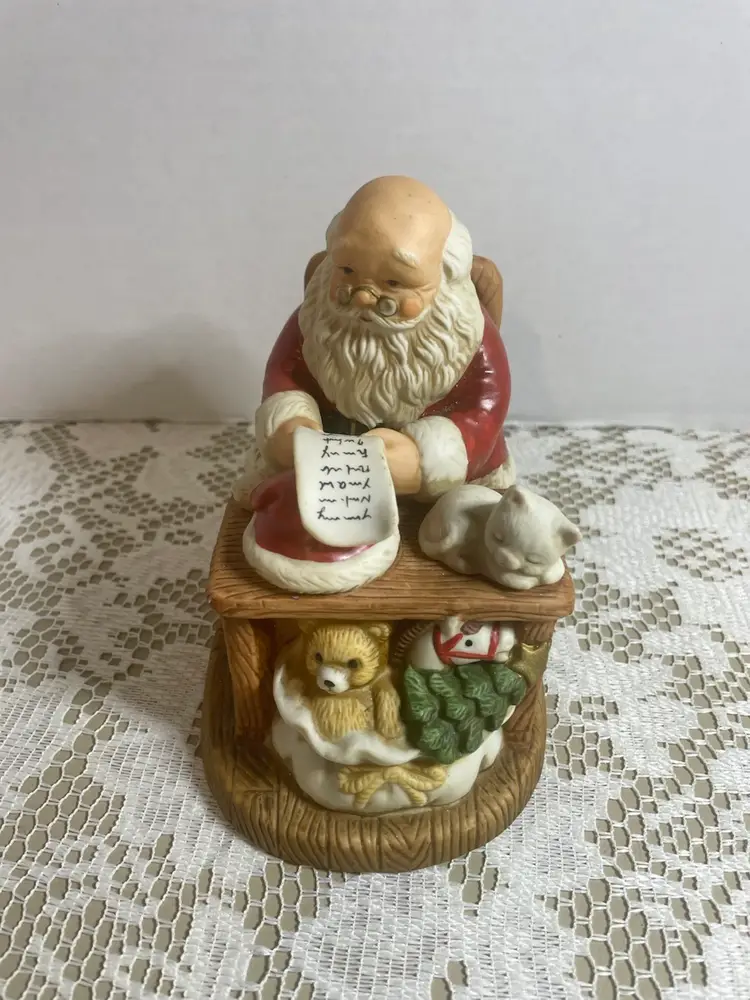 Homco #5601 Santa Claus Writing Figurine with Animals and Christmas Tree Decor