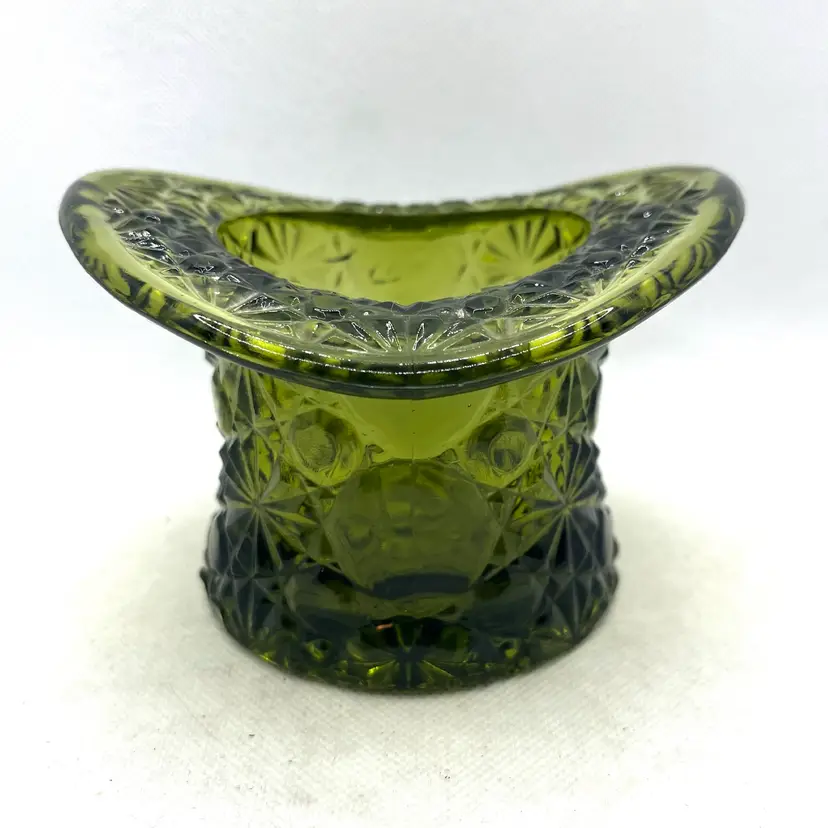 Vintage Fenton Daisy & Button pressed glass top hat in avocado green