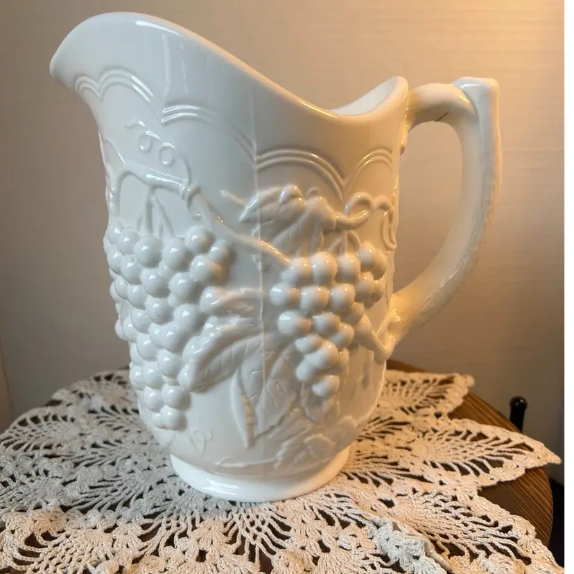 I GOT MILK 😎 Vintage Imperial Glass Grape And Vine Pattern Milk Glass Pitcher HEAVY Pressed Glass