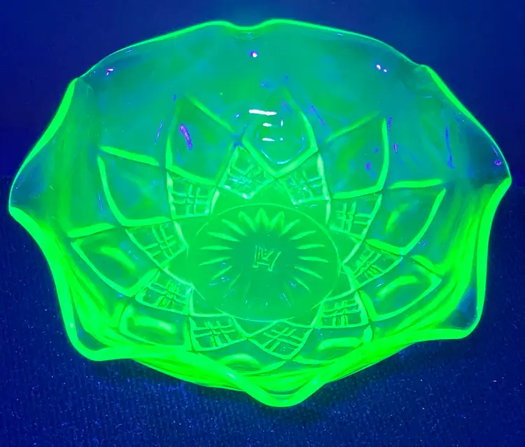 Vintage Hazel Atlas Uranium Vaseline Glass Lot of 2 Fruit Bowl Lotus Diamond