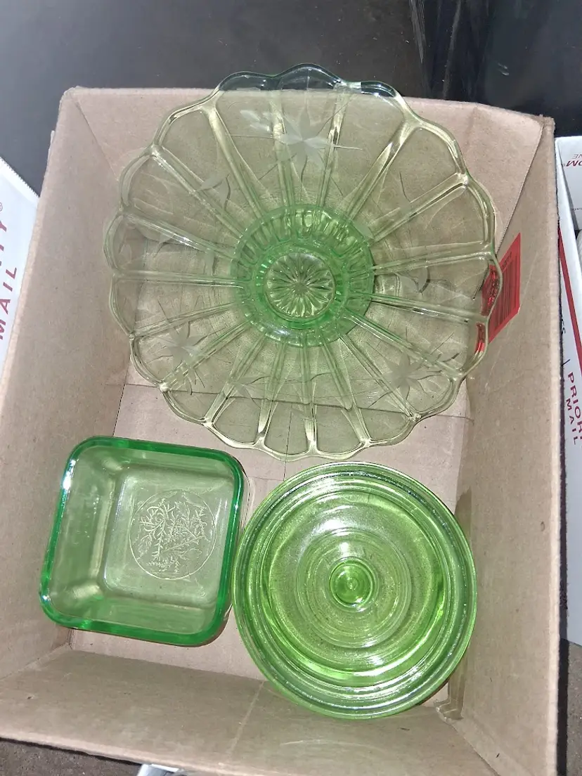 URANIUM GREEN GLASS #1 Boxed Lot