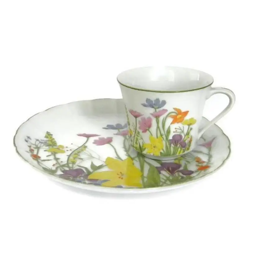 70s Retro Porcelain Tea Cups and Snack Plates by Seymour Mann Excellent Condition