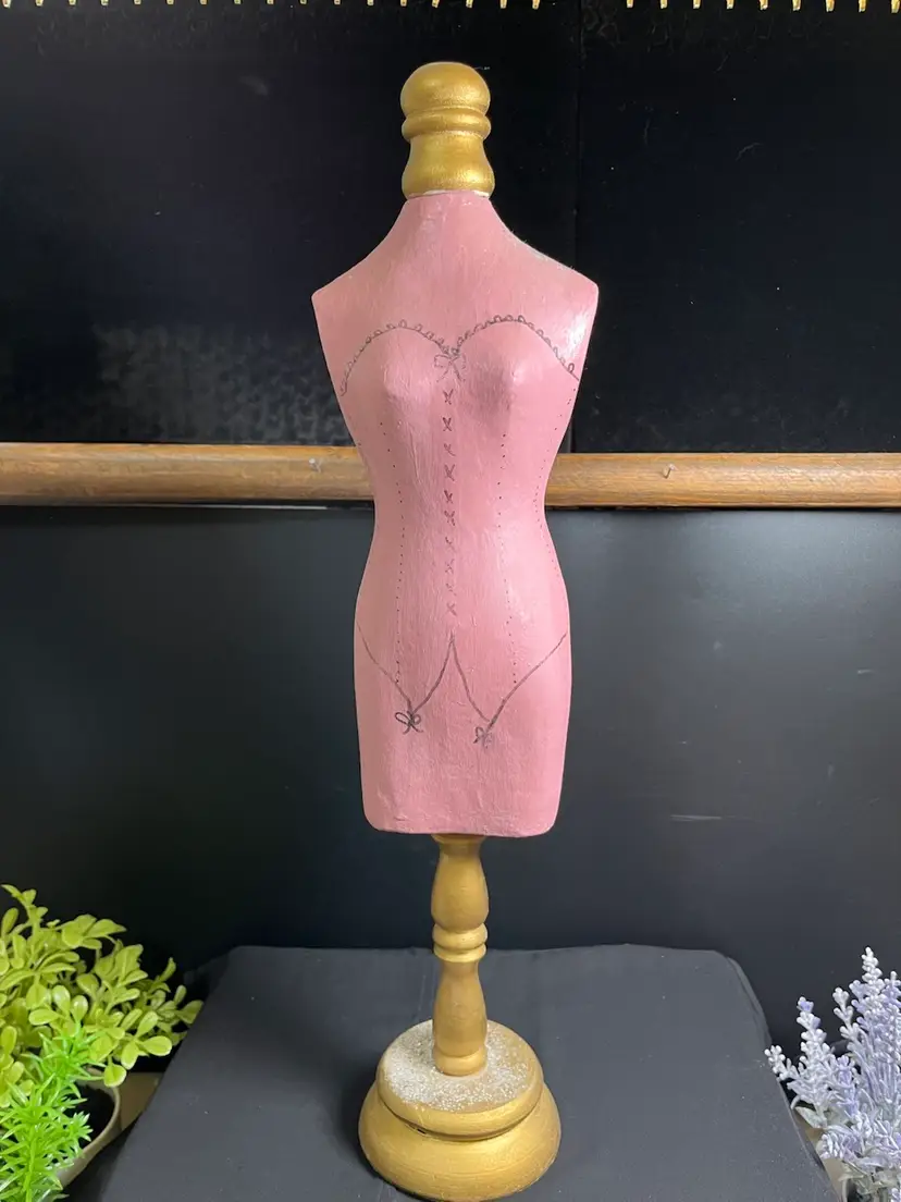 Decorative Table Top Mannequin-Lot 58