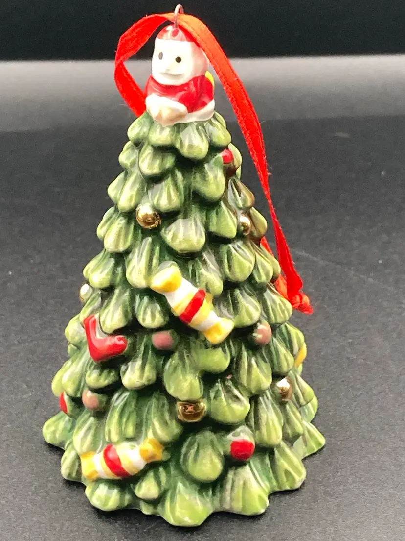 After Christmas Sale! 🎉🎉🎉 Spode Christmas Tree Ornament (3 3/4” Tall 2 1/2” Wide)