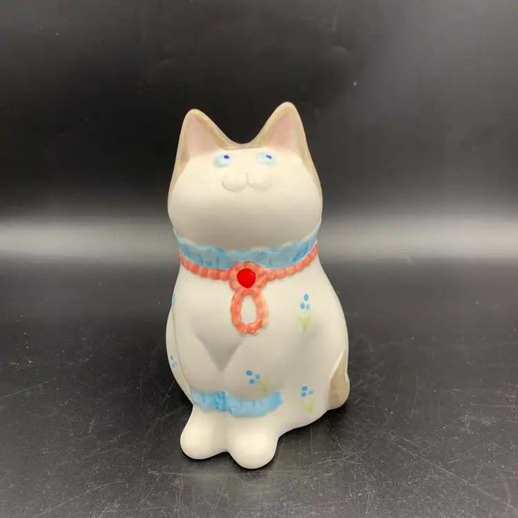 Takahashi Kitty Cat Planter blue flowers pink collar