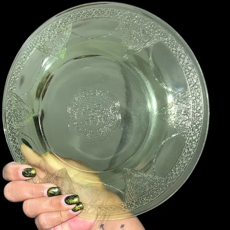 Uranium Green Georgian Lovebird Depression Glass Luncheon Plate