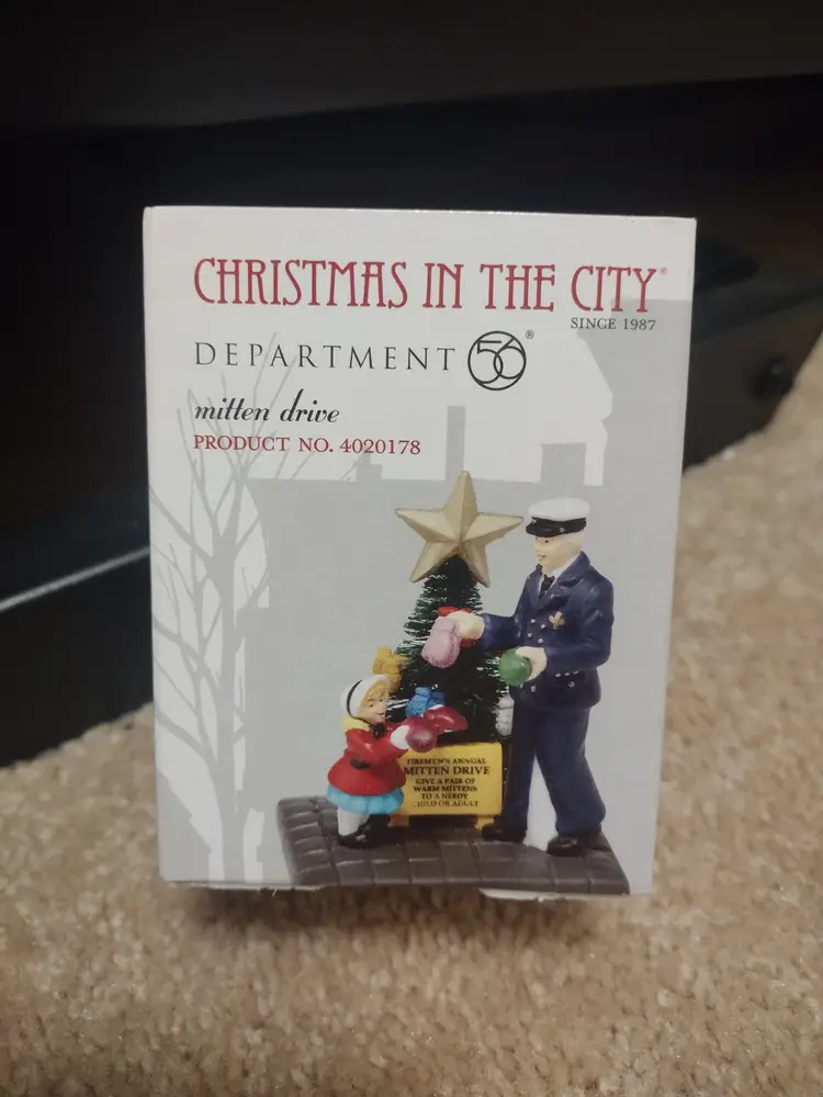 Department Dept 56 Christmas In The City Mitten Drive Village Accessory