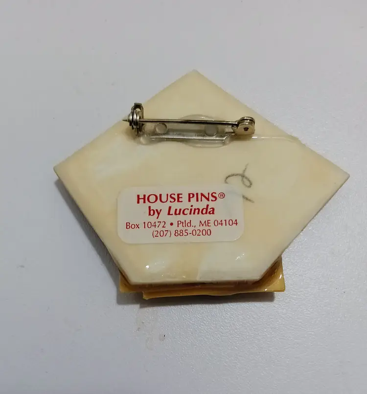 Cityscape Lucinda Pin