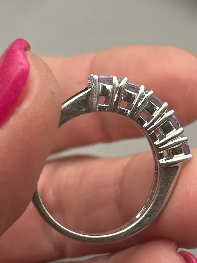 💜 Promise. Collection Ring

Purple Trillion-Cut Gemstone Three-Stone Statement Ring – 925 Sterling Silver – Size 8 – Sculptural Cocktail Ring