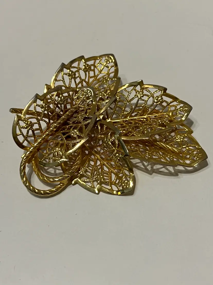 Vntg Judy Lee Brooch Pin Vintage Gold Tone Filigree Fall Autumn Leaf Signed 3x2”