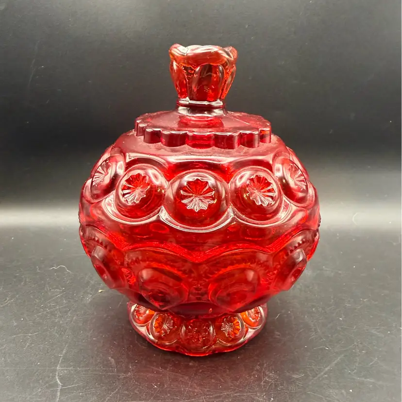 L E Smith Moon And Stars Covered Candy Dish
