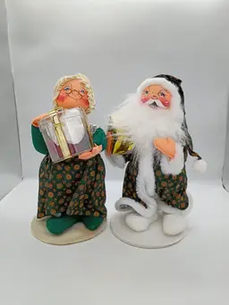 Annalee Christmas 2000 Wrapping Gold Santa & Mrs Claus 12-13 " Dolls #683300