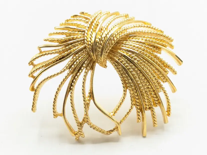 Vintage Monet Mirador Bouquet Brooch Gold Tone Jewelry