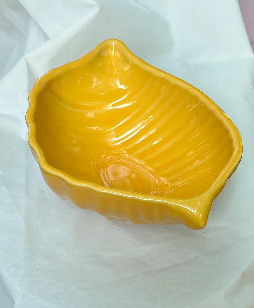 Appolia Yellow shell shaped
serving dish bowl from France