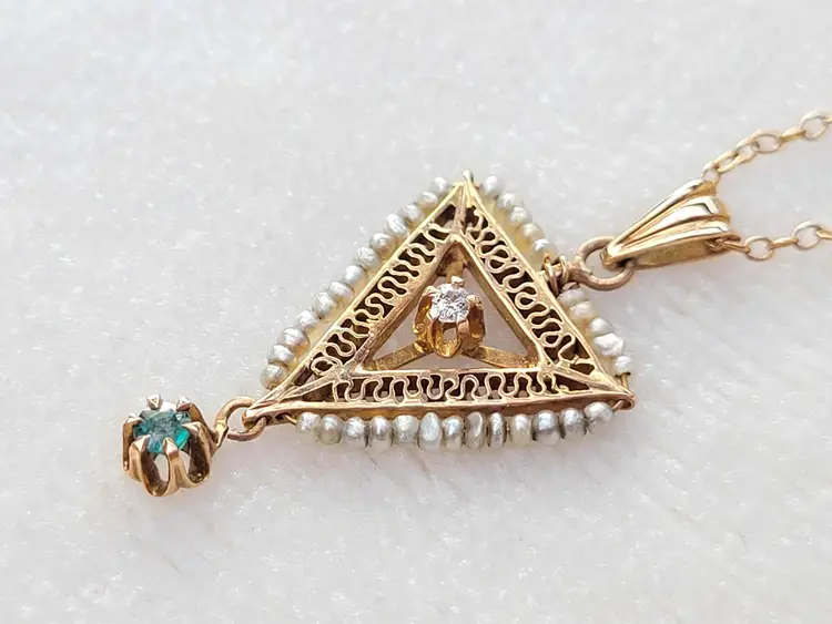 Vintage 10k Yellow Gold Diamond Emerald Pearl Triangle Pendant Necklace- 16"