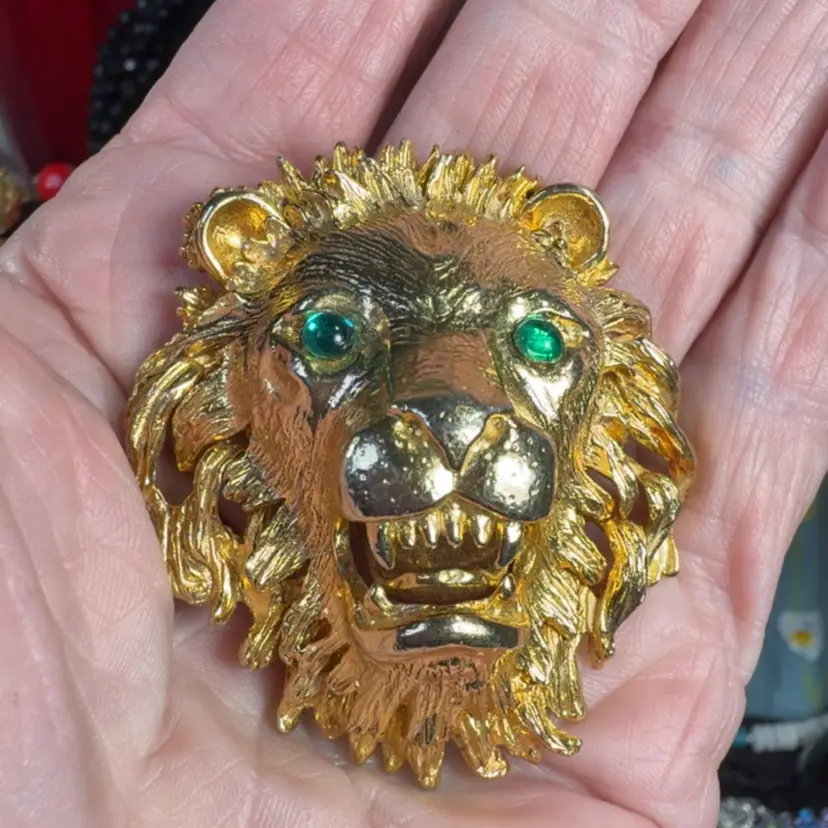 Unsigned Hattie Carnegie Lion Head Brooch