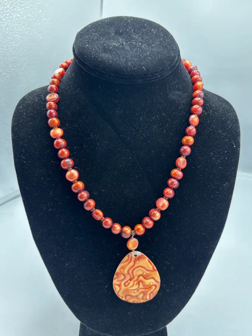 Orange swirl shell & Pearl necklace