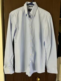 CHAPS Mens Slim Fit Light Blue Pinstripe Button Down Shirt Med 15/16.5 32/33