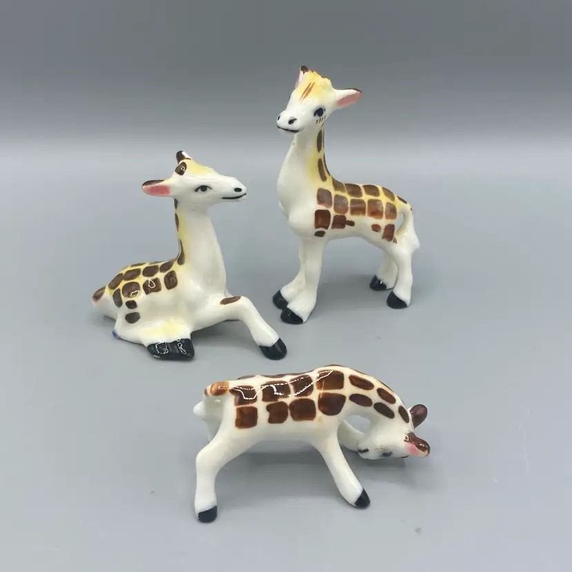 Vintage Miniature Bone China Giraffe Family - Set of 3 - Made in Japan