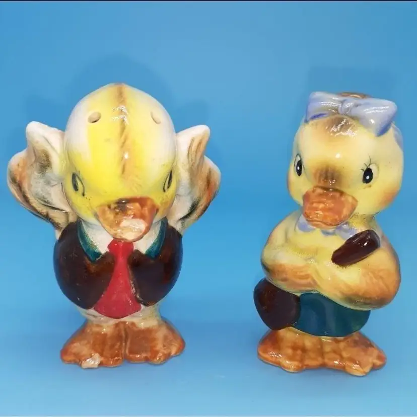 Vintage Anthropomorphic Duck yellow duck salt and pepper shakers Japan
