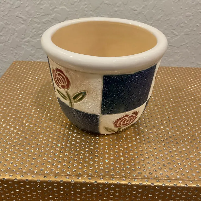 Ceramic Checkered Red Rose Planter