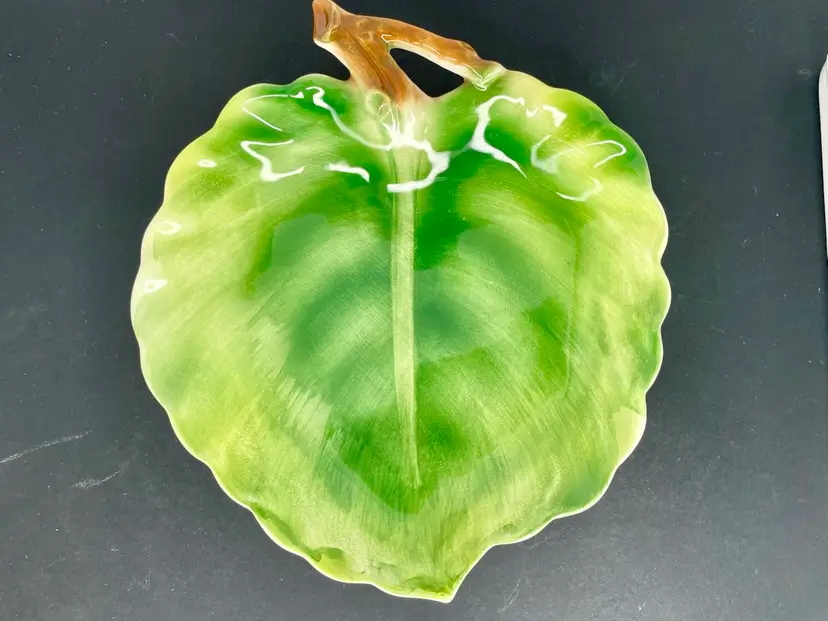 Vtg Handpainted Italian Pottery 8.5” Green Grape Leaf Dish Bowl Trinket Italy