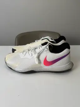 Brand New Nike Zoom Cage 4 Size 11