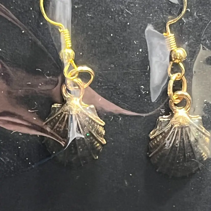 Black Sea Shell 🐚 Earrings Made By Me