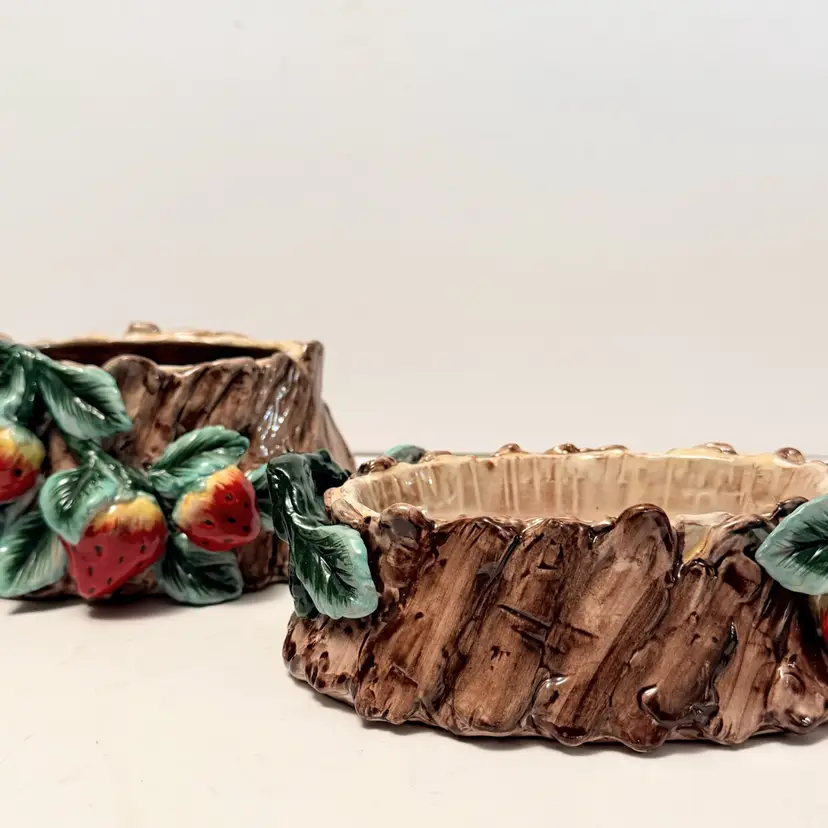 Appletree Design 3D Strawberry Patch Tree Stump  Candleholder