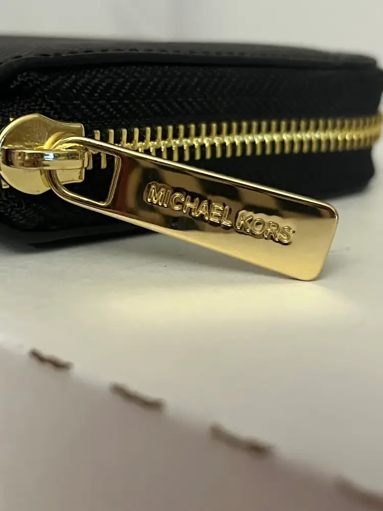 Michael Kors Zippered Wallet W/COA